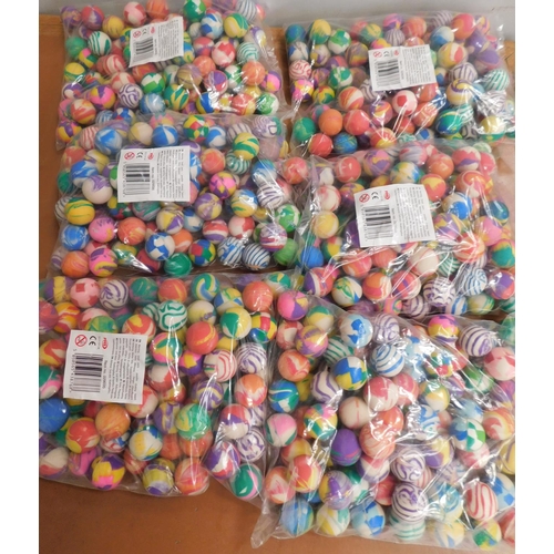 561 - 6x 1kg bags of small super balls