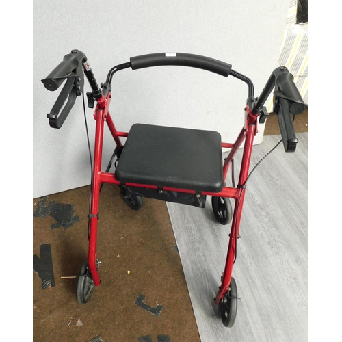 652 - Drive disability walker with brakes