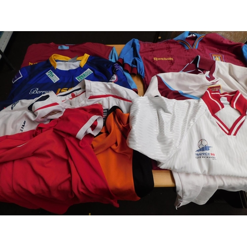 661 - Collection of 10 vintage, mainly football shirts inc England, Valencia, Aston Villa & Leeds Rhinos