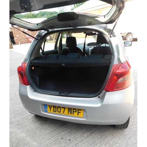 732 - Toyota Yaris 1.3 petrol, 2007, 07 reg, MOT 28/2/22, 140,000 miles, 1x key, power steering, electric ... 