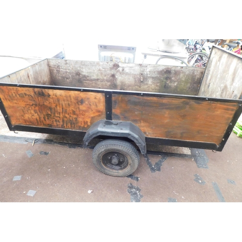 762 - Trailer 6' x 3' & running board