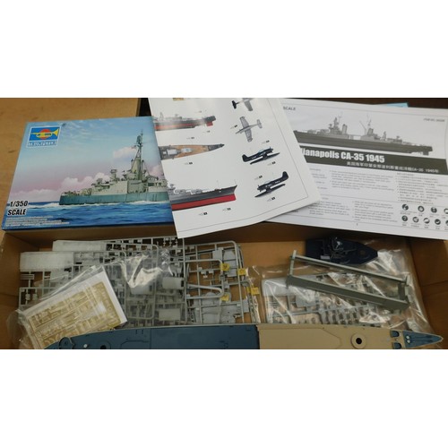 42 - USS Indianapolis  CA35 1945 & USS Arizona BB39 1941 model kits-opened