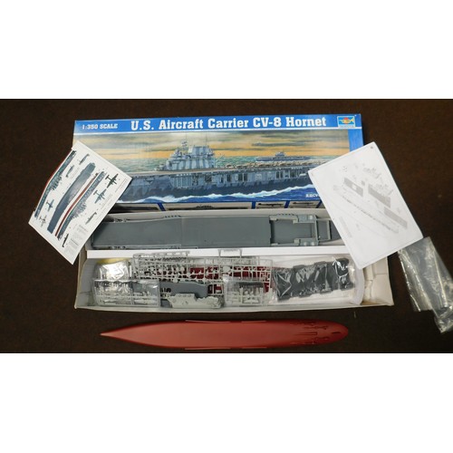 166a - 1:350 Scale US aircraft carrier CV-8 Hornet model kit-opened