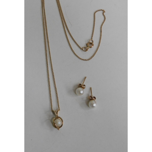 109 - 9ct Gold matching pearl necklace & earrings