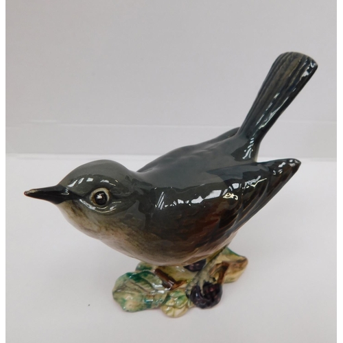 99 - Beswick 2106 Whitethroat-no damage