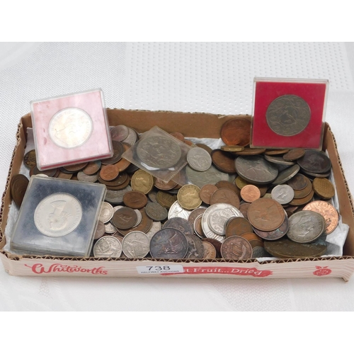 738 - Tray of vintage coins