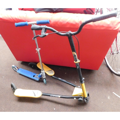 752 - 2x Child's scooters incl. Flicker