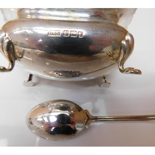 103 - Hallmarked silver salt dish, awarded to 1921 Grand National Winner