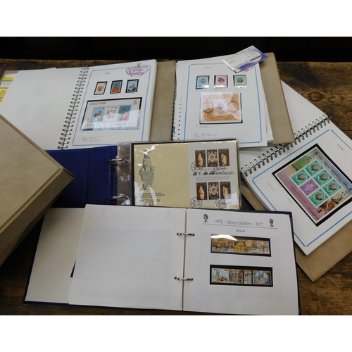 3 - 3x Silver Jubilee Queen Elizabeth II stamp albums, plus 2x others incl. FDC's