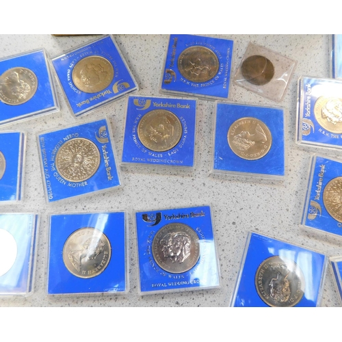 276 - Large box of coins inc 50+ crowns