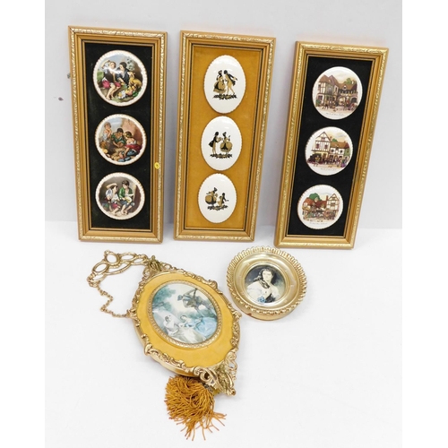 66 - 5x Italian porcelain wall hangings