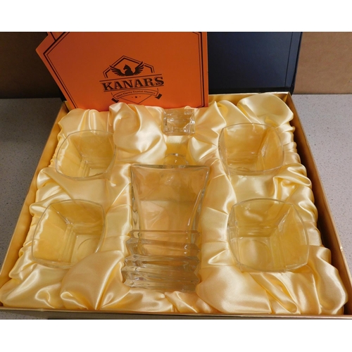 70 - Kanars Whisky decanter set in case