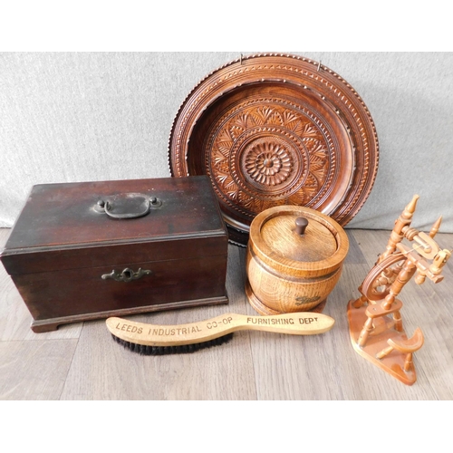 82 - Assortment of treen items