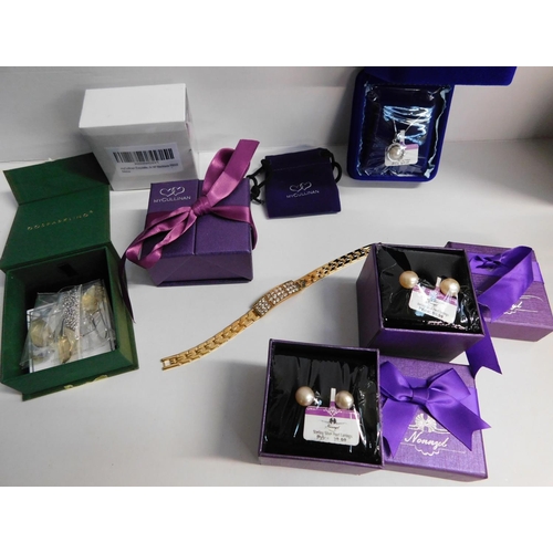 157 - 6x New/ unused boxed jewellery necklaces, pendants, bracelets and earrings incl. silver