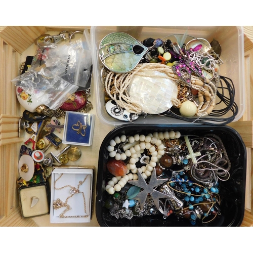 167a - Collection of costume jewellery inc some silver & pin badges