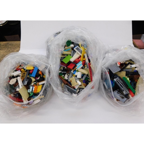 285 - Mixed Lego collection including – city, space & friends – approx. weight 7.5kg