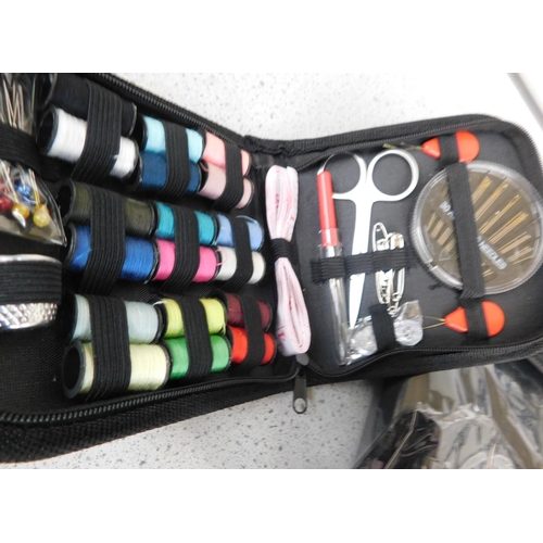 600a - 15x New 70pce sewing kits rrp £6.99