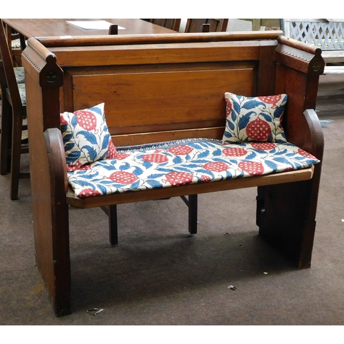 822 - Small church pew seat/settle
W40 