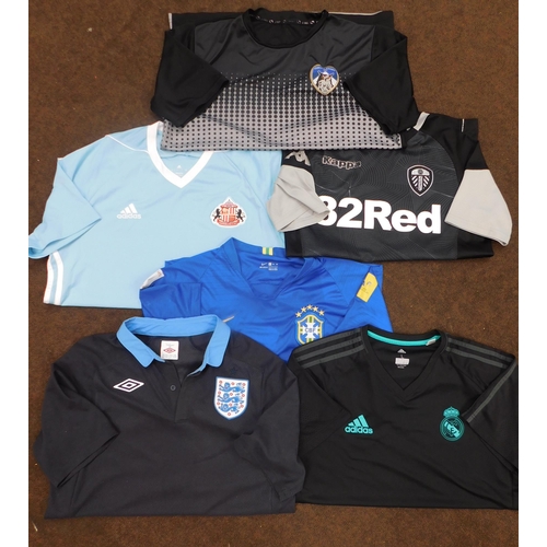 166 - 6x Football shirts incl. Brazil, Leeds, Sunderland, England, Madrid, Oldham