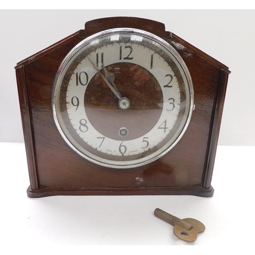 176 - Vintage mantle clock with key - unchecked