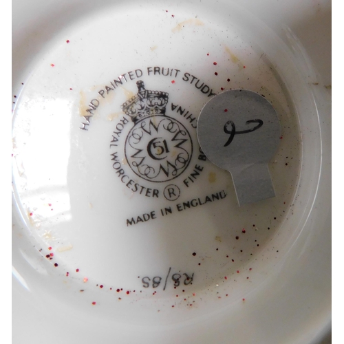 207 - 3x Pieces of Royal Worcester fine bone china - no damage to vases, jug handle repair