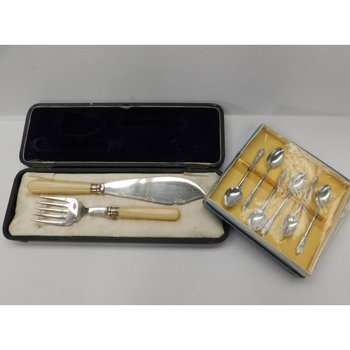 21 - Vintage cased servers & boxed teaspoons