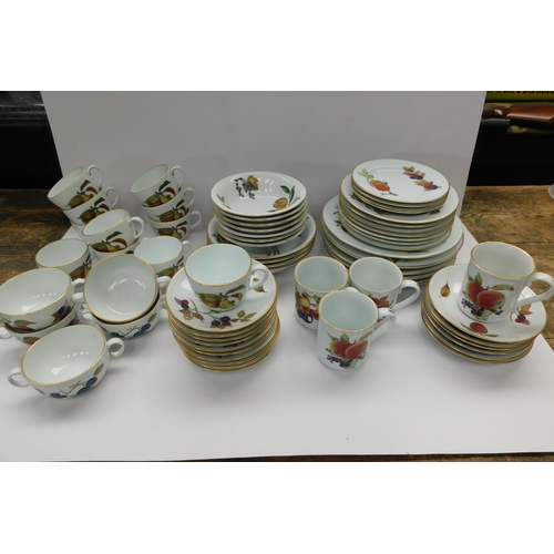 38 - Royal Worcester Evesham part dinner set incl.soup bowls