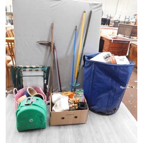 511 - Gardening equipment incl. selection of bins/ buckets and garden waste bags