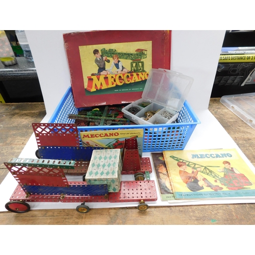 60 - Mixed vintage Meccano – part sets & booklets