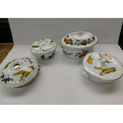 89 - Royal Worcester Evesham x 4 tureens