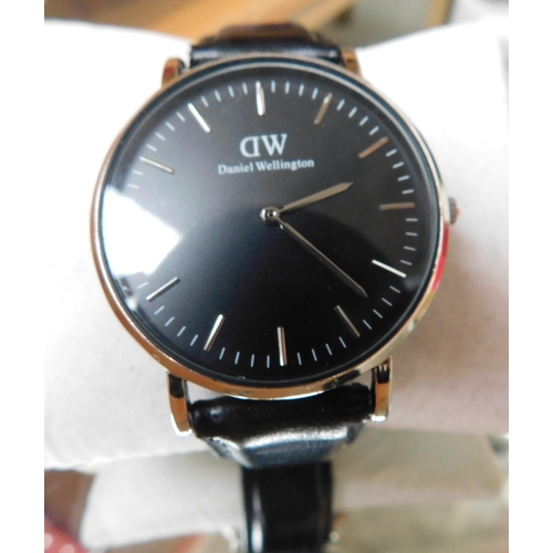 96 - Daniel Wellington watch - needs battery