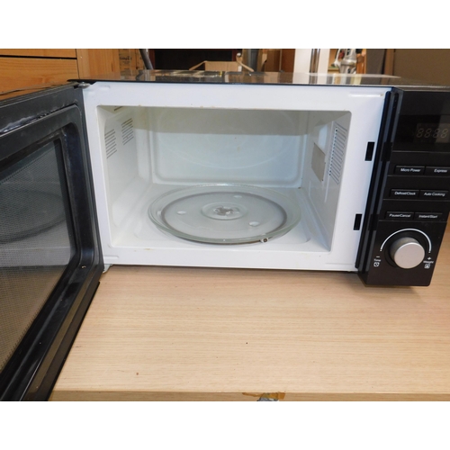 688 - Swan microwave oven in W/O
