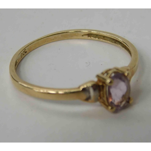 123 - 9ct Gold - amethyst ring, size N