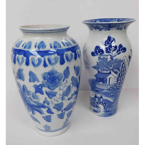 46 - Oriental style - blue & white vases