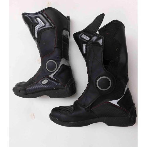 522 - Motorcycle boots size 9