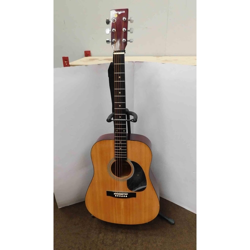 33 - Martin Smith guitar