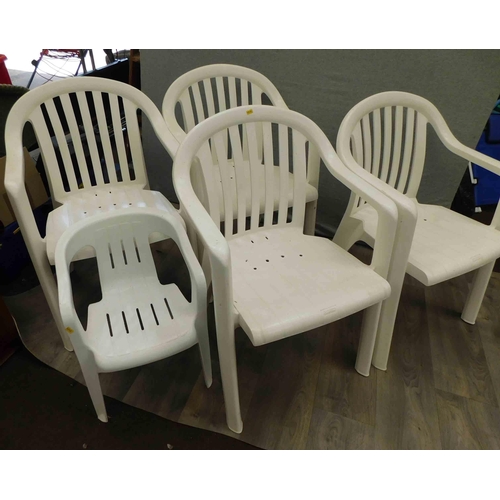 533 - 4x Stacking plastic garden chairs & a kids chair