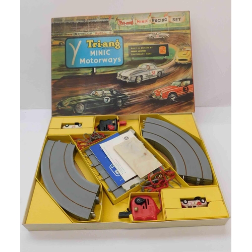 59 - Tri ang minic - motorways racing set