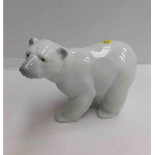 119 - Lladro - polar bear no.1207 - no damage