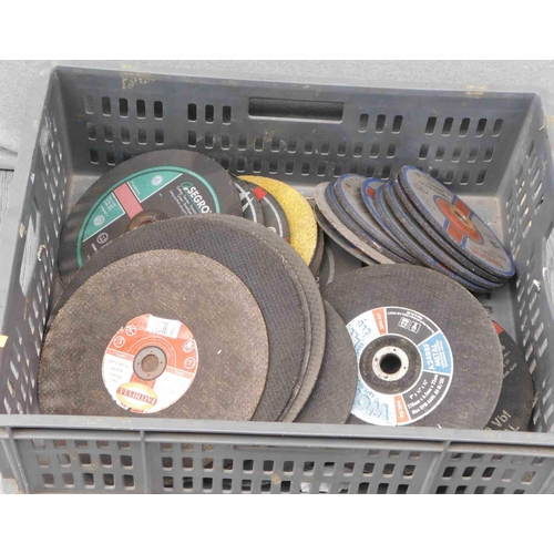 517 - Large tray of grinding discs - stone and steel...