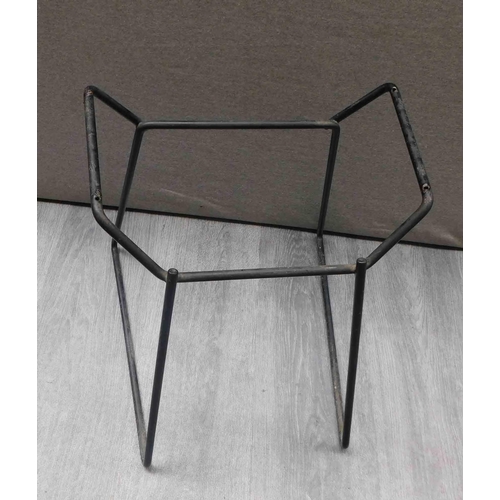 547 - Vintage 1950's Harry Bertoia for Knoll wire chair black base (base only)...