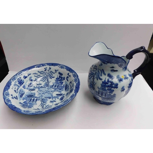 55 - Empire ware - Willow pattern Jug & Bowl - no damage...