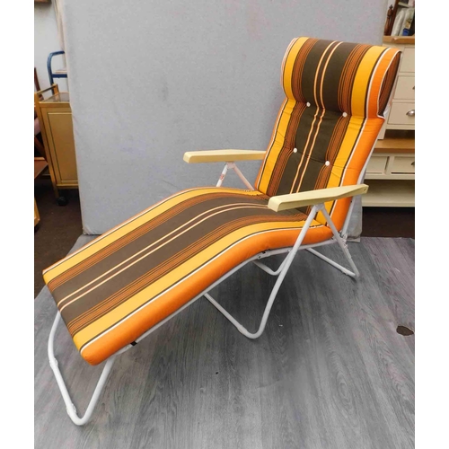 553 - Retro sun lounger