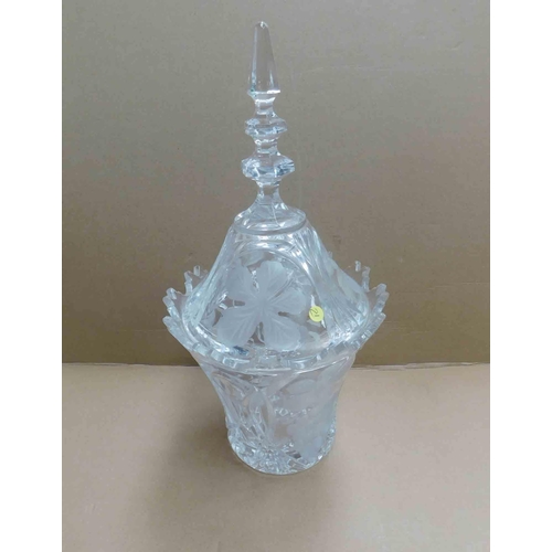 67 - Lead crystal - lidded bowl/centrepiece - no damage