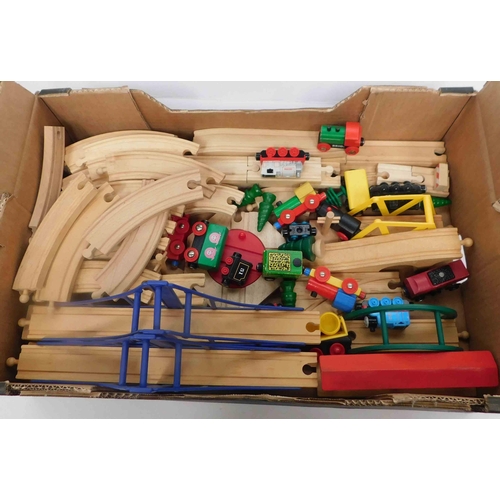 572 - Brio trainset - 90+ pieces