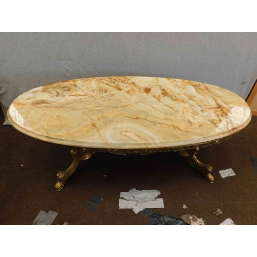 746 - Marble topped gilt framed coffee table