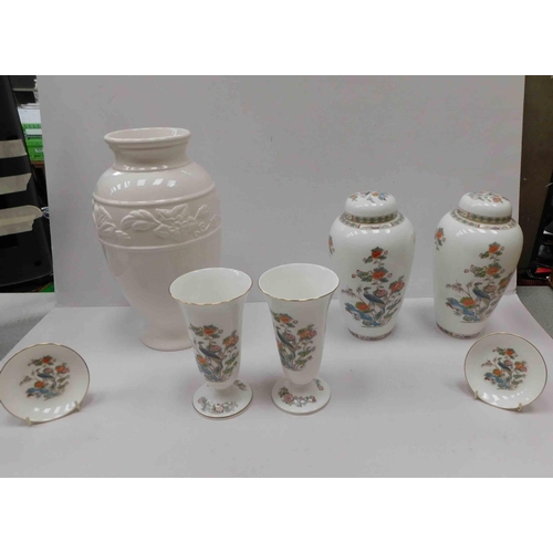 37 - Ceramic & Wedgwood vases