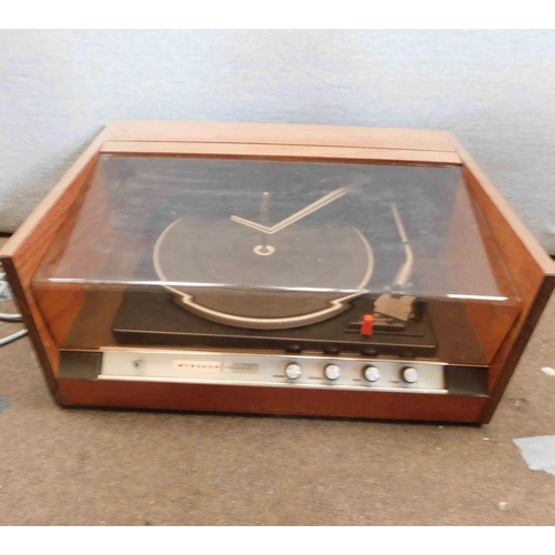 571 - 1960s Wyndsor record deck - Garrard Deck