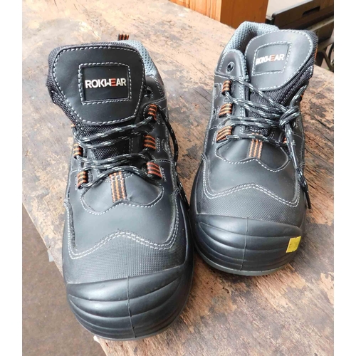 573 - Rokwear steel toe cap boots - size 10 - used