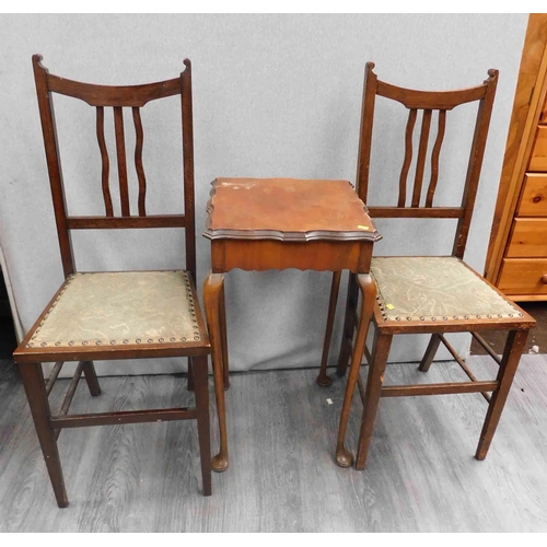 623 - Pair of vintage reception chairs & mahogany occasional table